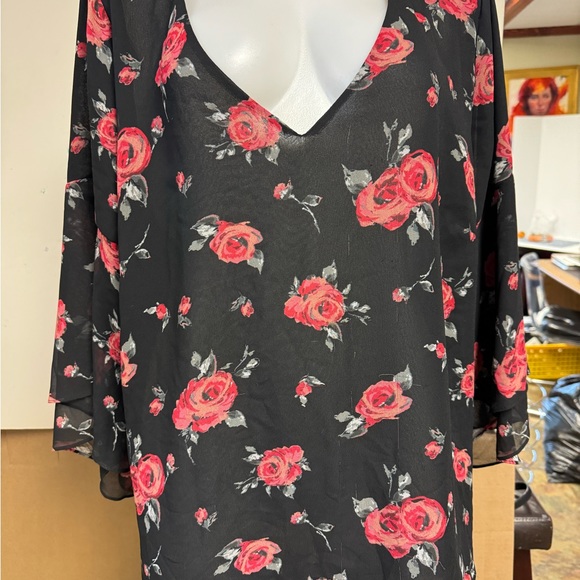 Women Lane Bryant flowy floral blouse sz xl - Picture 3 of 6